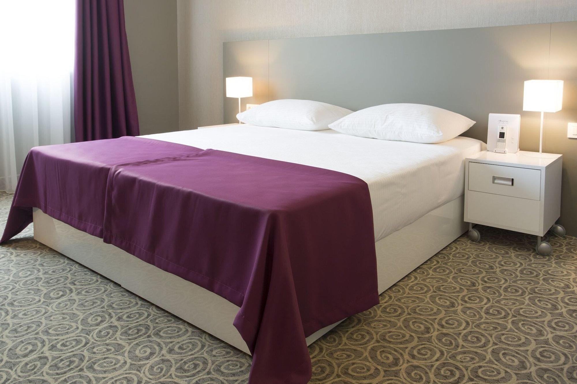 Radisson Red Belgrade 호텔 외부 사진